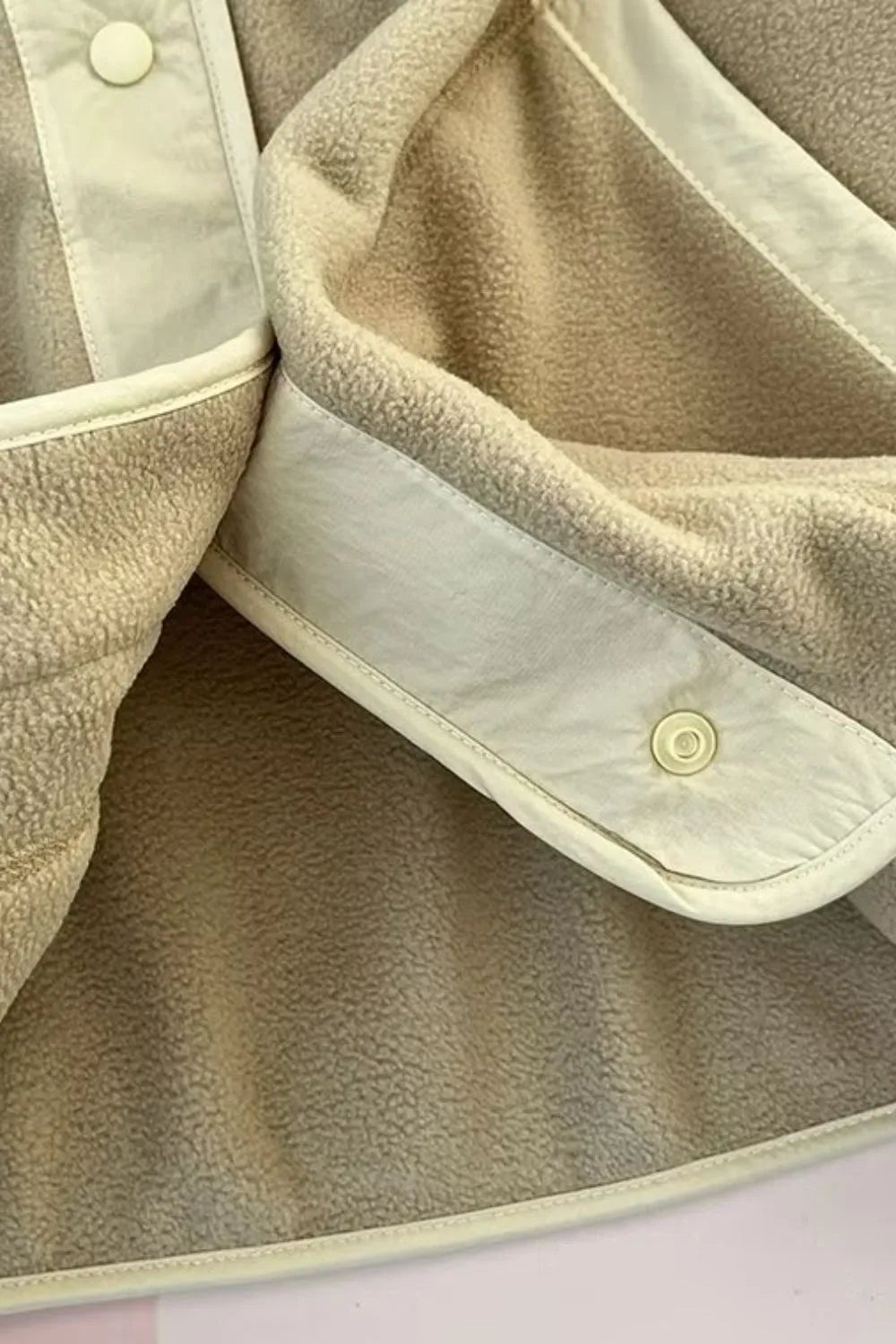 Snap Down Contrast Fleece Jacket for Women with Pockets