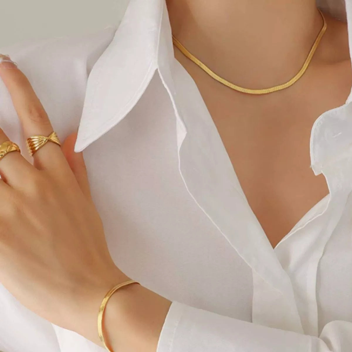 18K Gold-Plated Titanium Steel Necklace – image 2 | Lilixa Trending Jewelry