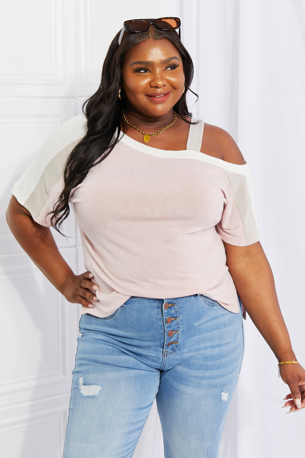 Andree by Unit Cold Shoulder Tee