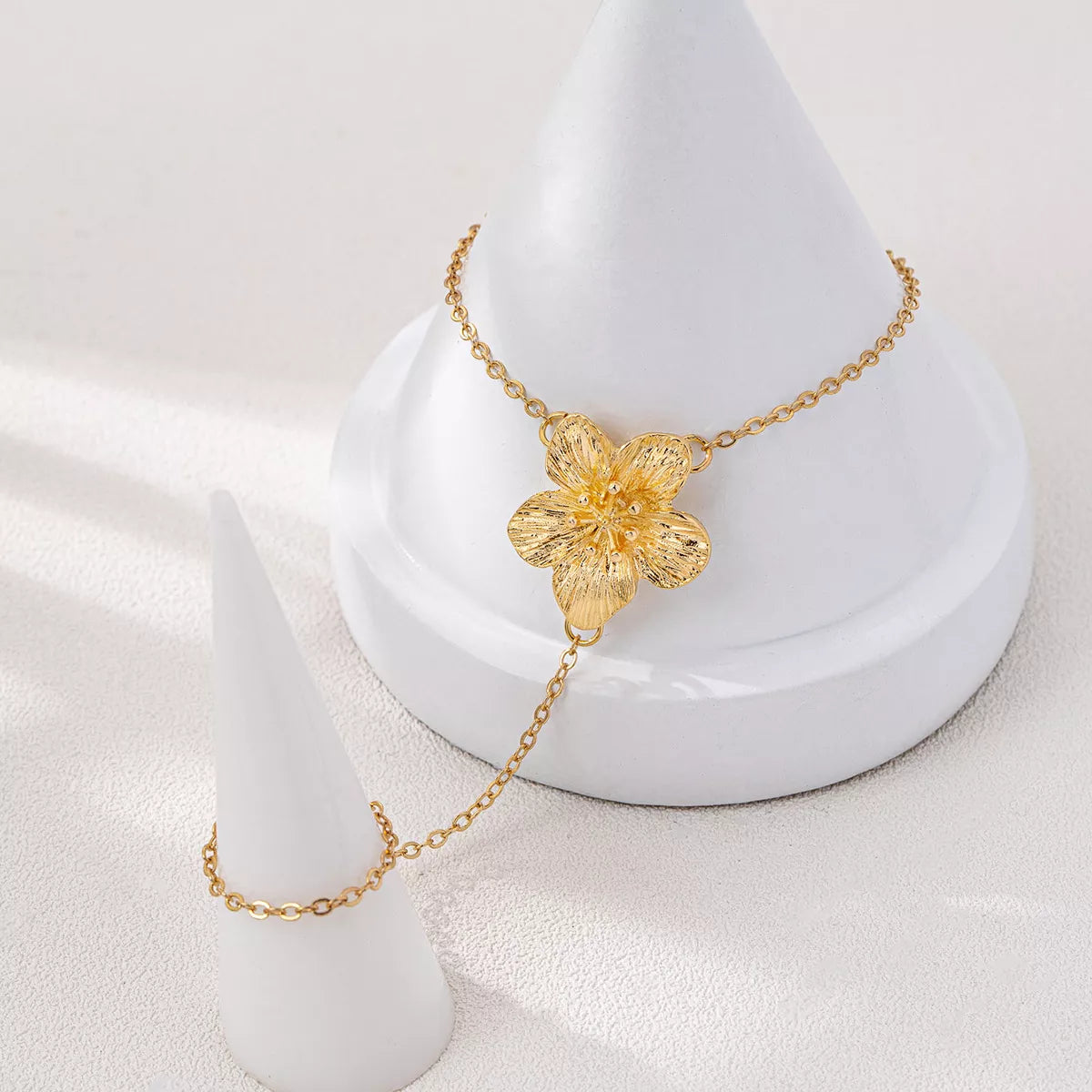 18K Gold-Plated Chain Flower Bracelet for Women