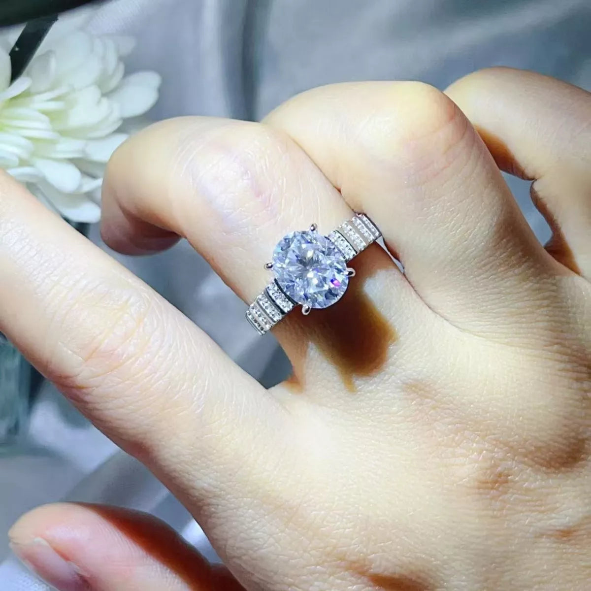 3 Carat Moissanite Oval 925 Sterling Silver Ring – image 1 | Lilixa Trending Jewelry