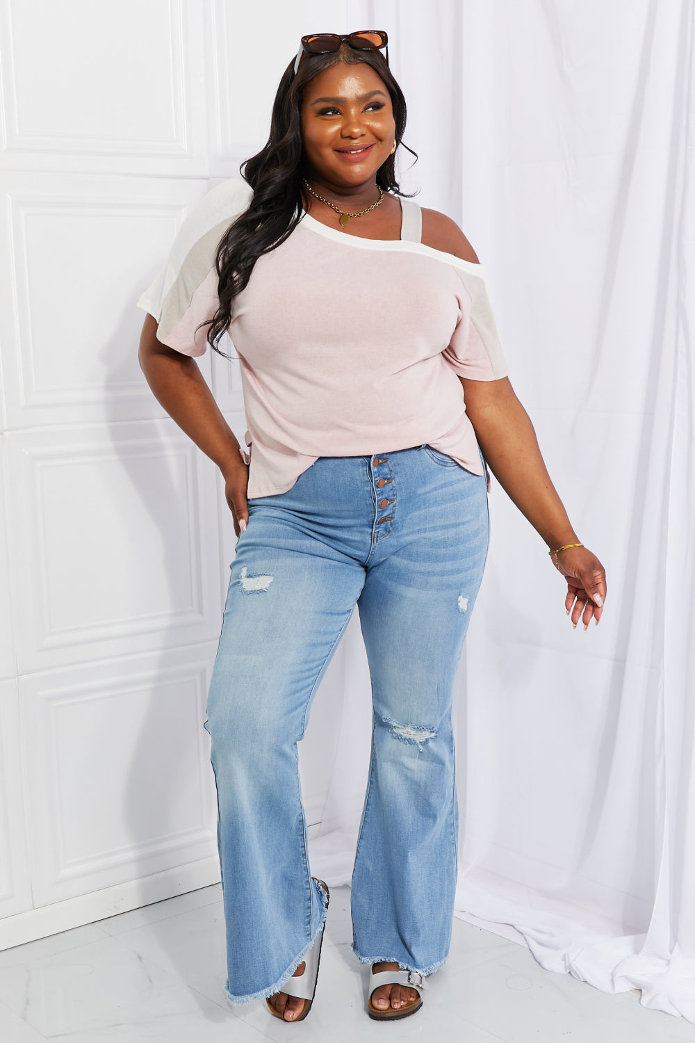 Andree by Unit Cold Shoulder Tee