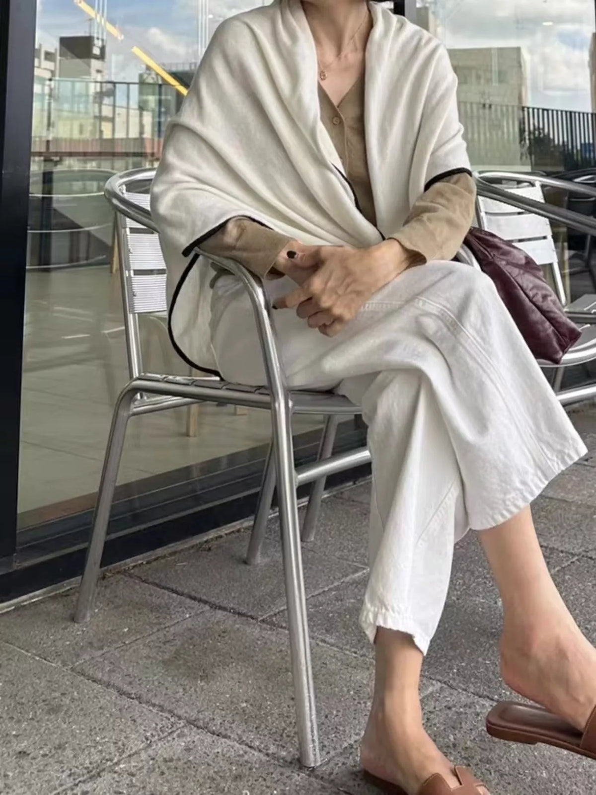 100% Wool Contrast Trim Scarf for Women