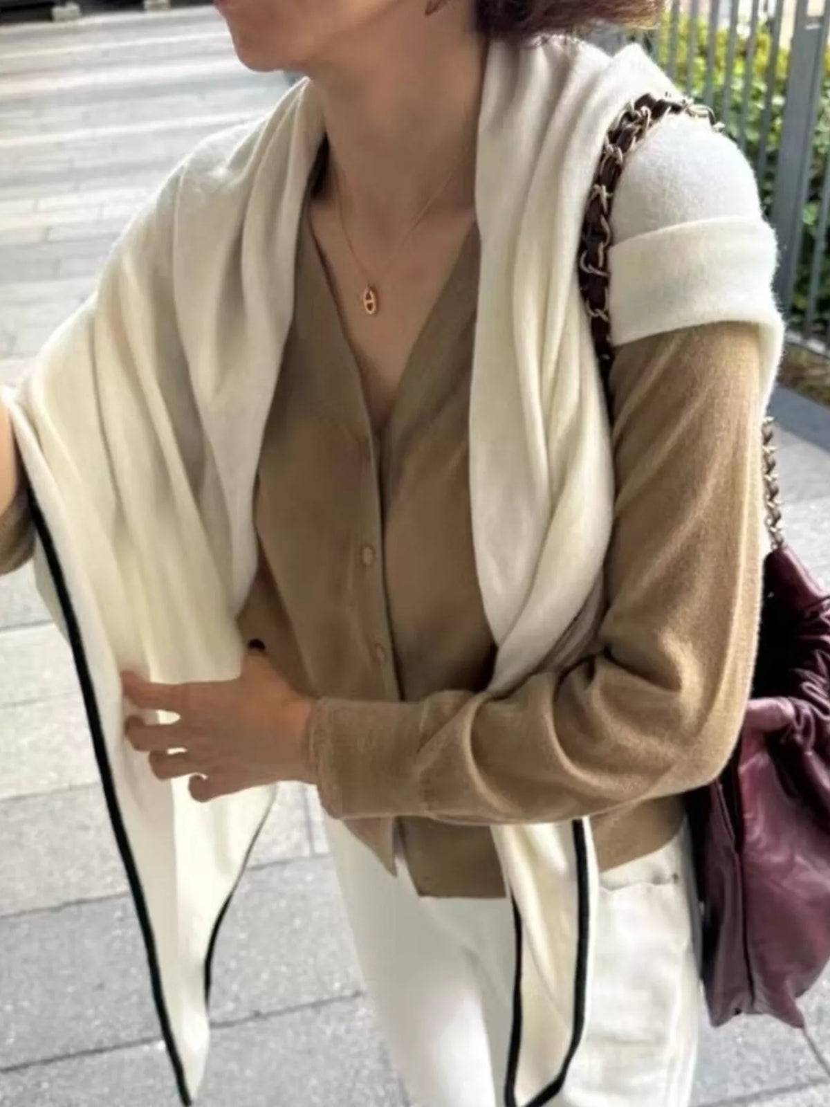 100% Wool Contrast Trim Scarf for Women