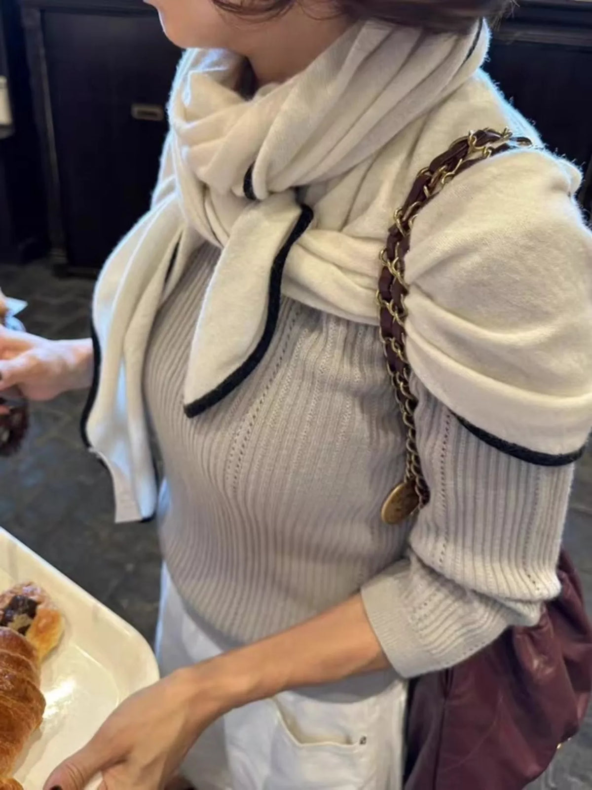 100% Wool Contrast Trim Scarf for Women