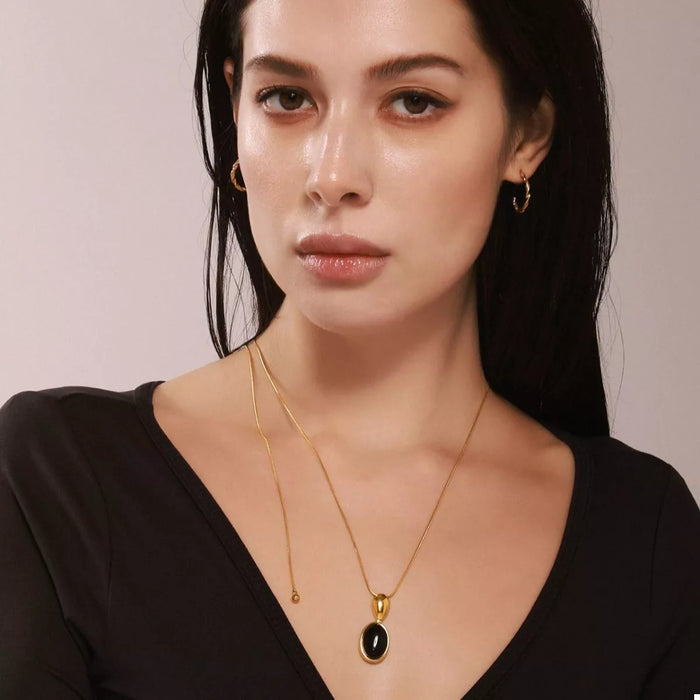 18K Gold-Plated Stainless Steel Necklace with Teardrop Pendant – image 1 | Lilixa Trending Jewelry