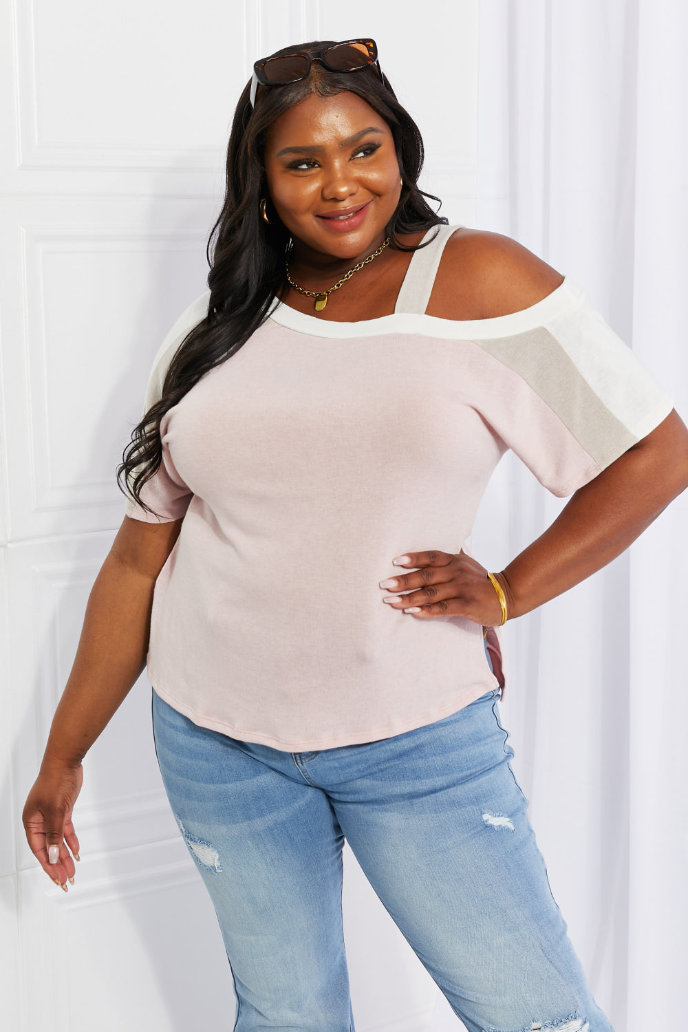 Andree by Unit Cold Shoulder Tee