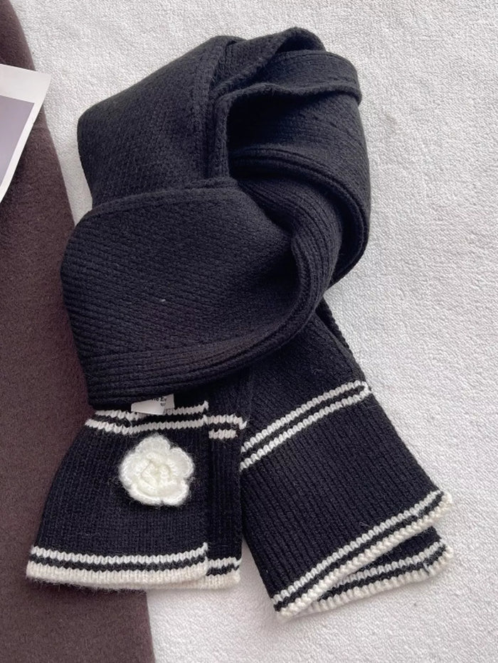 Contrast Trim Knitted Scarf for Women with Camellia Decorn