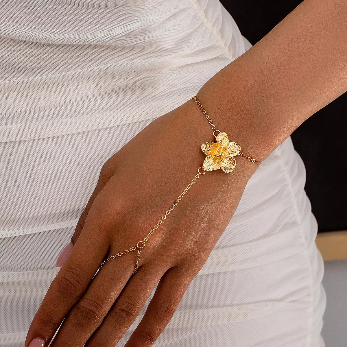 18K Gold-Plated Chain Flower Bracelet for Women