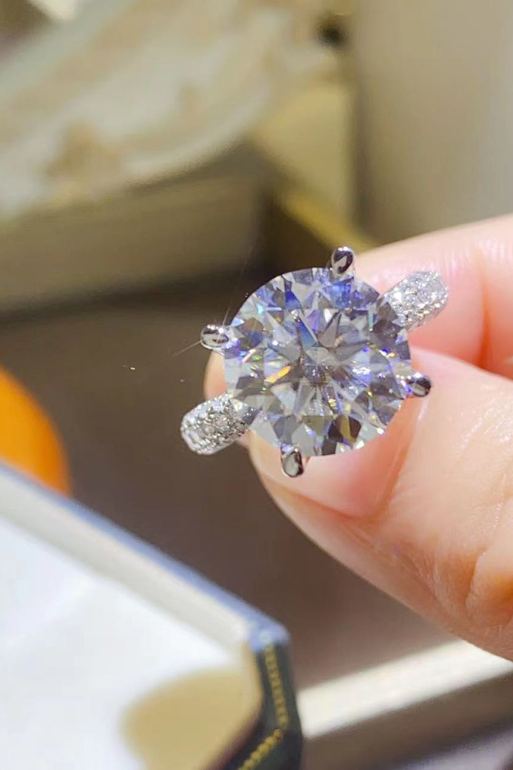 5 Carat Moissanite 925 Sterling Silver Ring – image 3 | Lilixa Trending Jewelry
