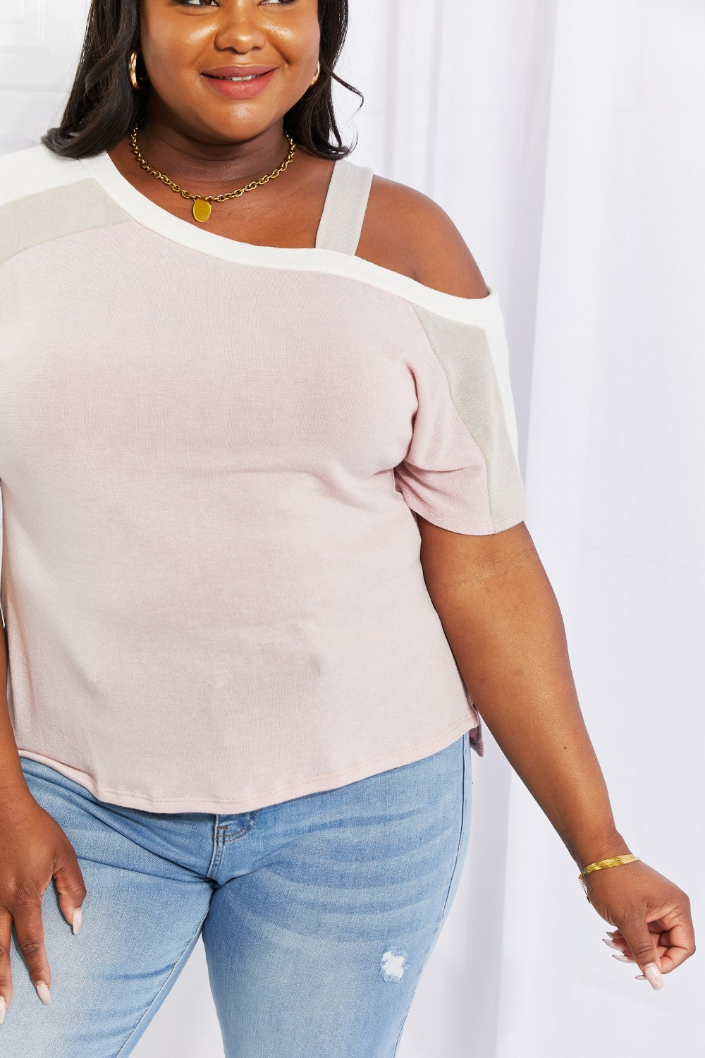 Andree by Unit Cold Shoulder Tee