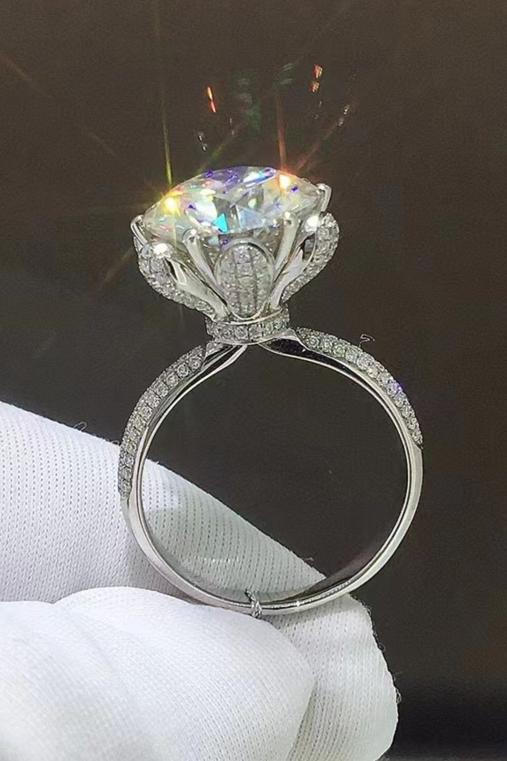5 Carat Moissanite Side Stone Ring – image 3 | Lilixa Trending Jewelry