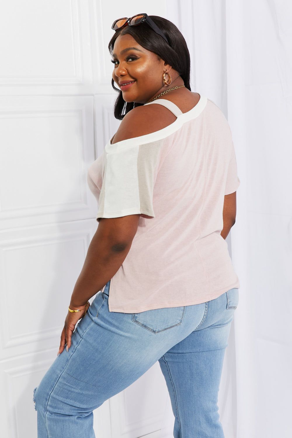 Andree by Unit Cold Shoulder Tee