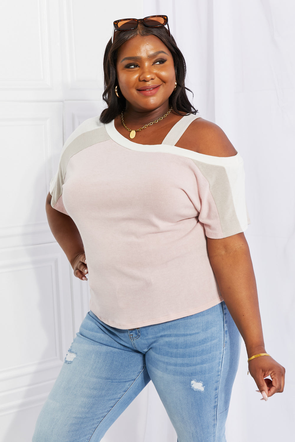 Andree by Unit Cold Shoulder Tee